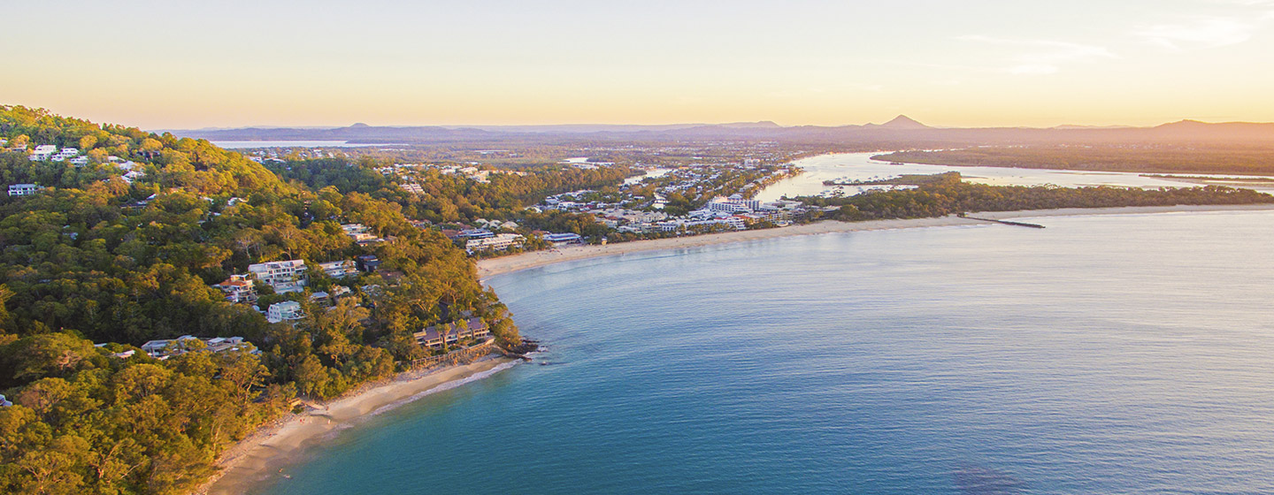 header noosa main beach sunset